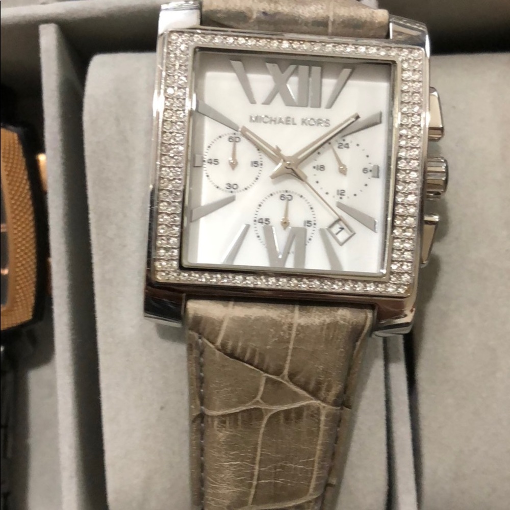 Watches - Picture 3 of 8